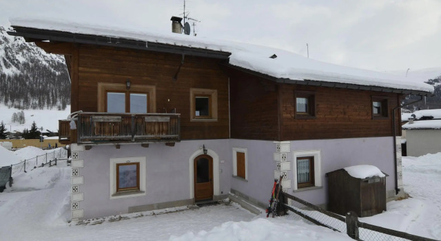 Enticing Holiday Home in Livigno near Ski Area