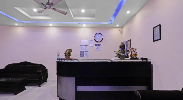 OYO 696 Hotel Grand Rooms, Забронировать Отель Отели Нью-Дели 3 звезды, 3*