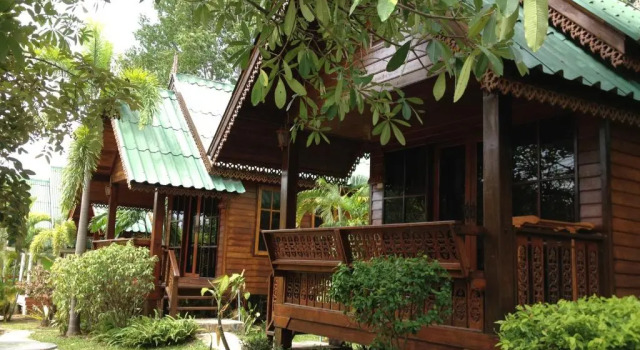 Вилла с красивым видом из окна Baan Ing Khao Resort