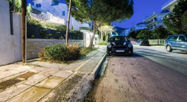 Апартаменты Spacious apartment in Glyfada close to the sea