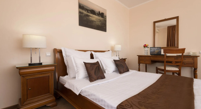 Hotel Athos R.M.T, Забронировать Отель Клуж-Напока Клуж