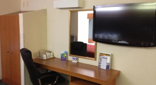 Двухместный номер Mobility Accessible Standard Microtel Inn & Suites by Wyndham Denver Airport
