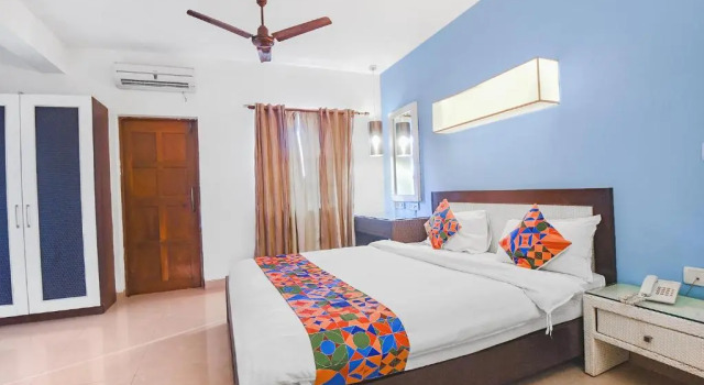 Номер Executive FabExpress Coco Goa Resort With Pool, Arpora
