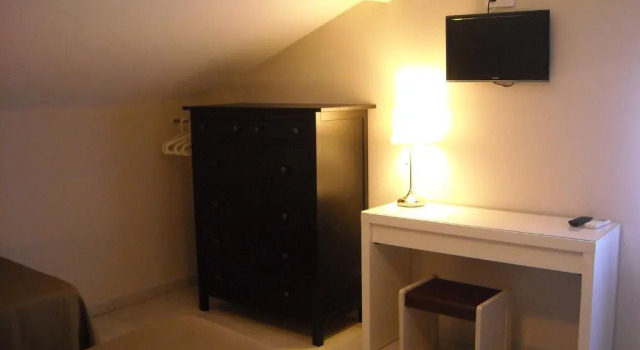 Трёхместный номер Standard Hôtel Le Médiéval - Parking inclus & accueil vélo