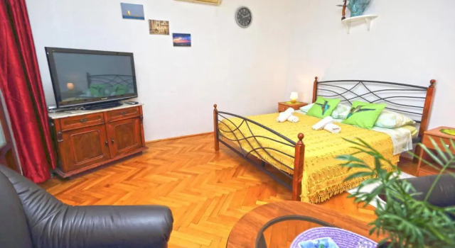 Apartments Villa Marcelina, Prenota Appartamento Città di Lesina 