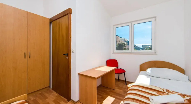 Stunning 3-bedroom Apartment in Gradac