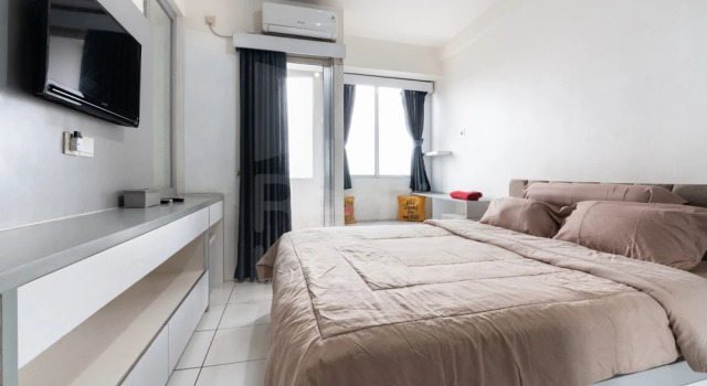 RedLiving Apartemen Riverview Residence - UV Rooms Tower Mahakam with Netflix