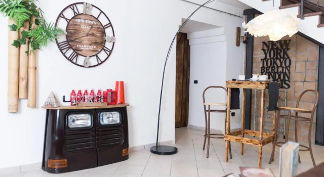 loft style taverna, Book Hotel Hoteller i Aversa med pool, Swimmingpool