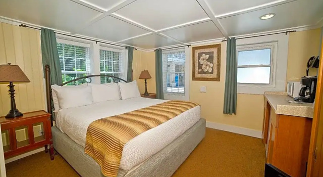 Двухместный люкс c 1 комнатой Georgianne Inn & Suites