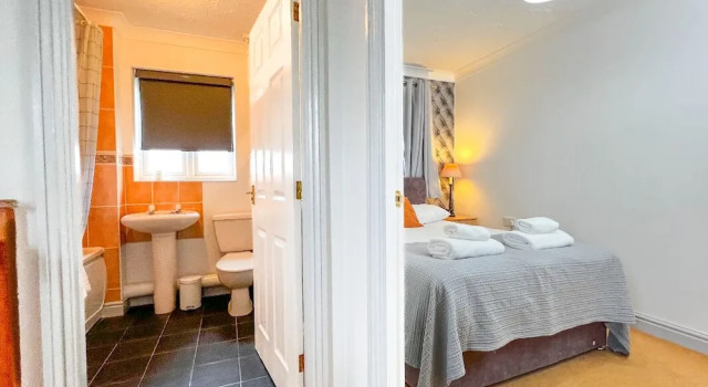 Коттедж Business с видом на сад Rider Gardens Holiday Home