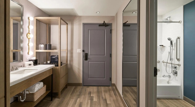 Четырёхместный номер Standard The Memphian, a Tribute Portfolio Hotel