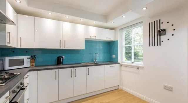 Апартаменты 415 Lovely and Central 2 Bedroom Apartment With Secure Parking