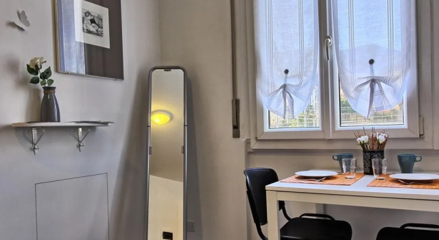 Logicasa Manzoni Studios, Забронировать Отель Отели Комо с парковкой, рядом с Площадь Кавур, Парковка
