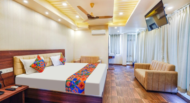 Люкс Luxury FabHotel Grand View Inn