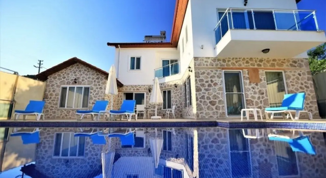 Villa Simay by Akdenizvillam