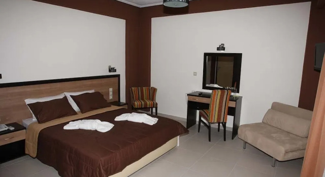 Трёхместный номер Standard с балконом Riviera Perdika Hotel