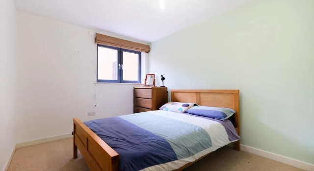 2 Bedroom Flat in Zone 1