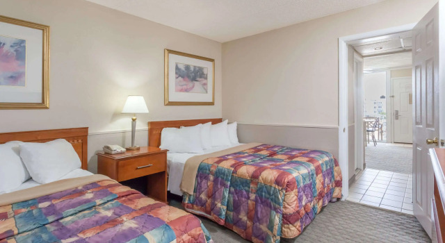 Days Inn Suites Wildwood, Varaa Motelli Hotellit Wildwoods Beach pysäköinnillä, Pysäköinti