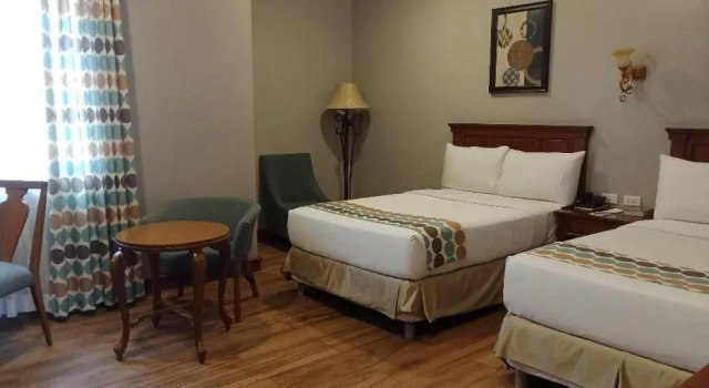Двухместный номер Premier Paragon Hotel and Suites