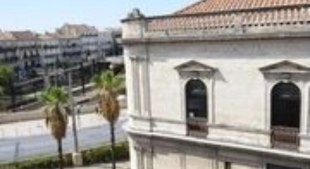 Hôtel Colisée-Verdun Centre Gare Saint-Roch, Забронировать Отель Монпелье Hérault, рядом с Торговая палата Hôtel Saint-Côme