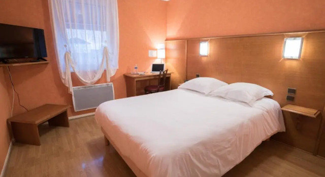 Двухместный номер Standard Hotel Restaurant SPA "Le Relais Des Moines - Logis Hôtels Restaurants"