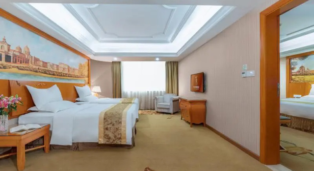 Семейный люкс Vienna International Hotel Guigang Hecheng Road Branch