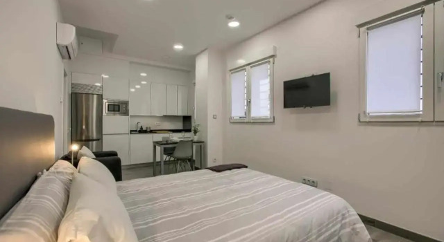 RiNa MADRID apartamento1, Забронировать Отель Отели Мадрида с парковкой, рядом с Церковь Сан-Антонио-де-Куатро-Каминос, Парковка