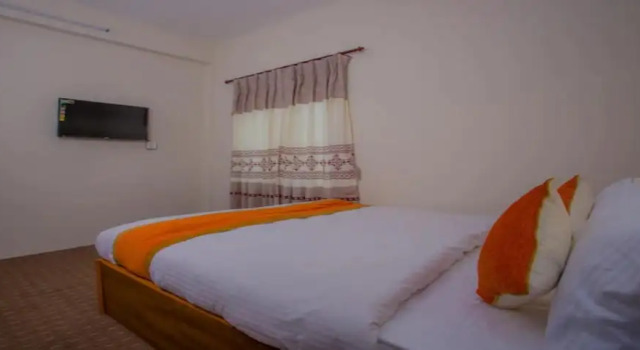 MeroStay 185 Hotel Vipassana Inn, Забронировать Отель Отели Баудхатинчуле с парковкой, Парковка