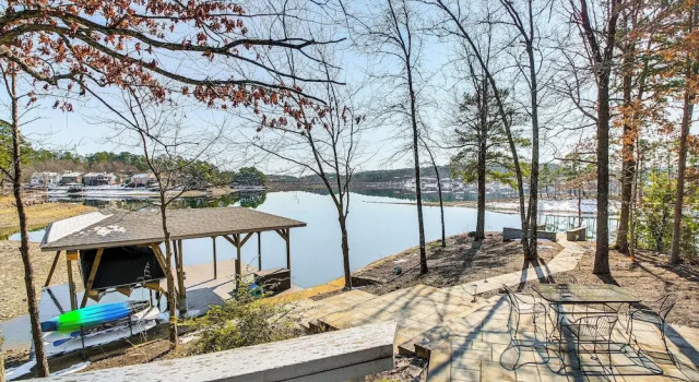 Коттедж Boat Dock & Views: Stunning Lake Coronado Gem!