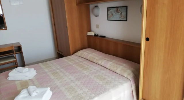 Hotel Ribot, Забронировать Отель Торре Педрера Римини