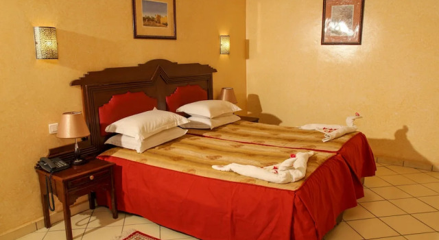 Люкс с балконом New Farah Hotel