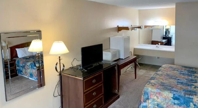 OYO Hotel Branson MO-165, Забронировать Отель Отели Table Rock Lake с парковкой, Парковка
