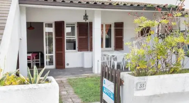 M49 - Marcelli, trilocale con giardino a 100 metri dal mare, Rezervovat Hotel Marcelli 