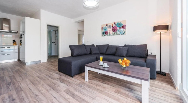 Cozy Home In Drinovci, Забронировать Отель Отели Дриновцы 4 звезды, 4*