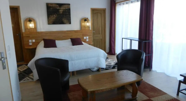 Номер Deluxe Hôtel Les Charmilles de Mormal