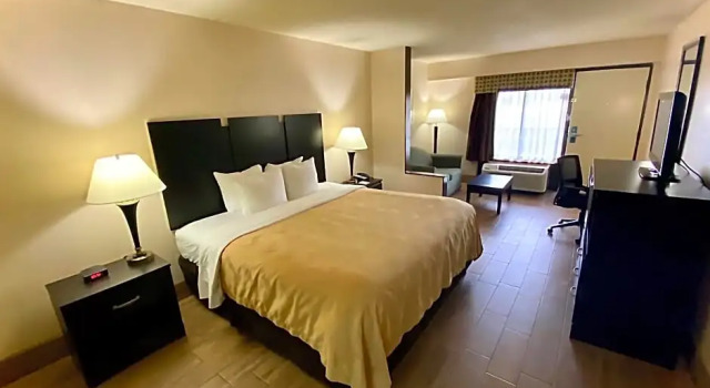 Люкс c 1 комнатой Quality Inn & Suites Orlando Airport