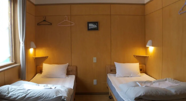 Кровать в общем номере (женский номер) с видом на горы Kussharo Genya Youth Guesthouse
