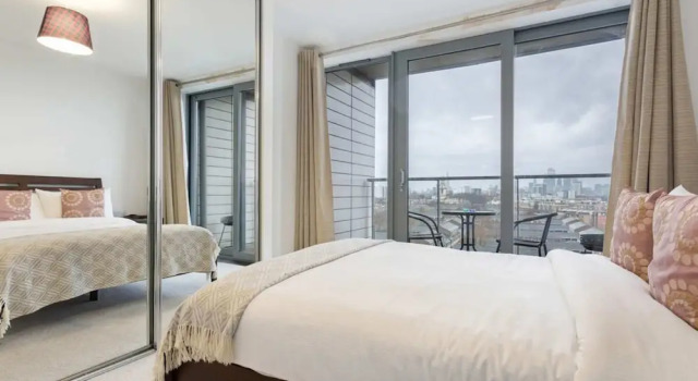Modern 1 Bedroom Apartment Near Canary Wharf With Balcony