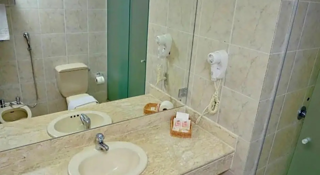 Четырёхместный номер Economy Embaixador Hotel by Fast10 - Estádio Beira-Rio, Santa Casa, Palácio do Governo