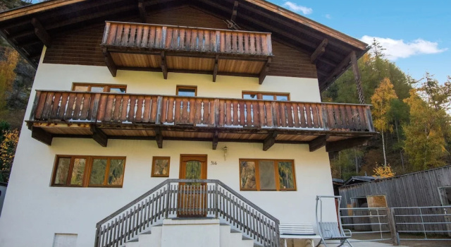 Коттедж с балконом Chalet in Ötztal near ski areas