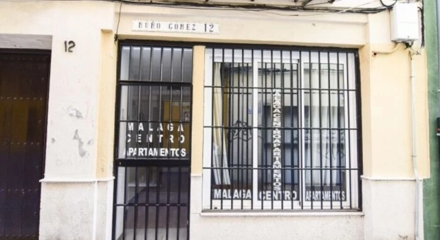 Letmalaga Nuno Gomez, Забронировать Отель Малага - центр Малага, рядом с Музей Кармен Тиссен