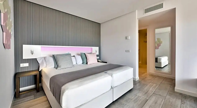 Семейный номер Standard Hotel Garbi Ibiza & Spa