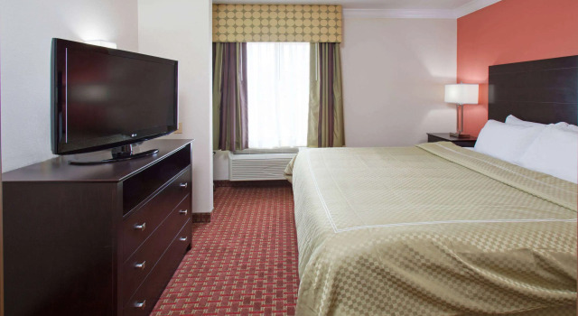 AmericInn by Wyndham Johnston Des Moines