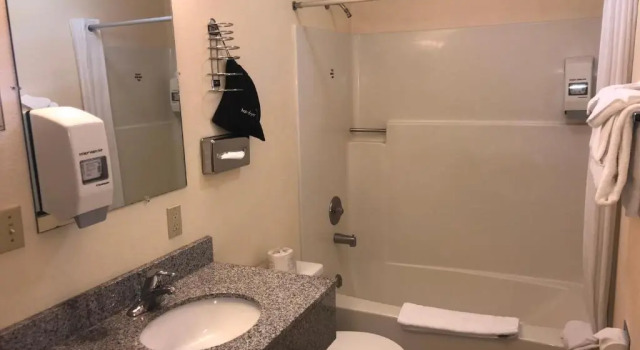 Трёхместный номер Standard City Center Motel