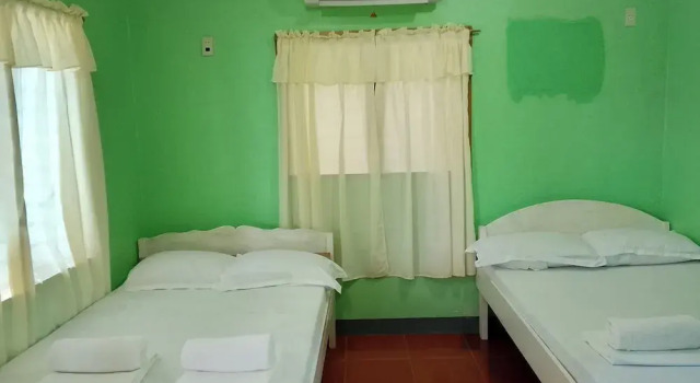 Четырёхместный номер Standard Julys Haven Seaside Pension Camiguin