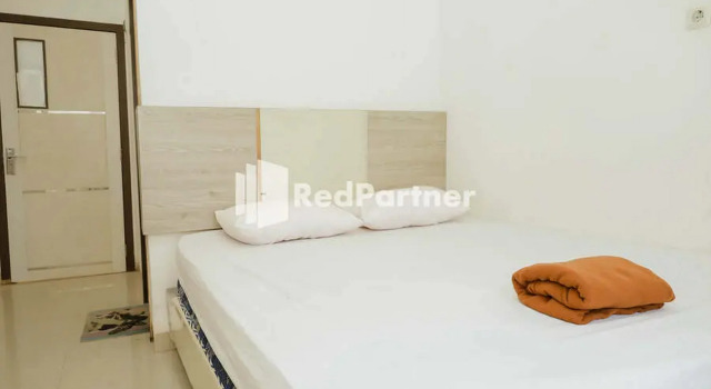 Radja Homestay Kendari RedPartner, Book Hotel Hotels in Sulawesi with Parking, Parking