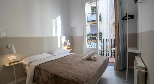 Двухместный номер Standard с балконом Hostal Hera