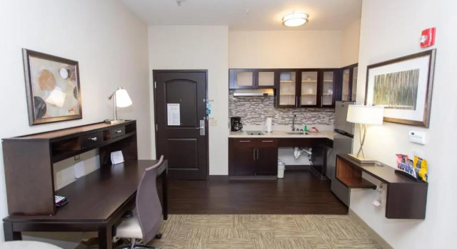 Двухместный номер Standard c 1 комнатой Staybridge Suites Bowling Green by IHG