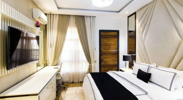 Номер Royal Yellow Trumpet Residence Asokoro