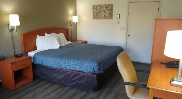 Rodeway Inn, Забронировать Отель Самтер Южная Каролина